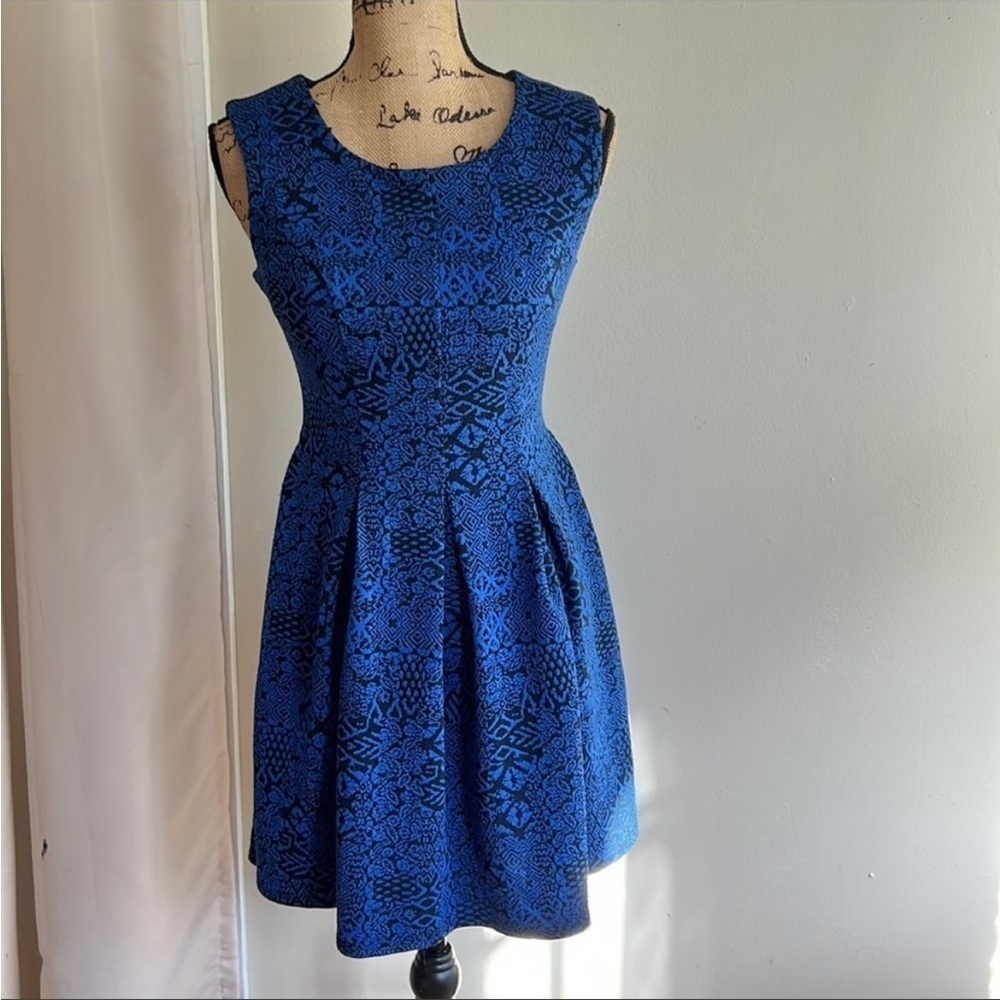 Emerald Sundae blue black print dress size S